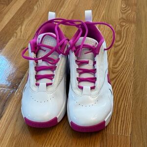 Nike White and Hot Pink Kids Sneakers with Pull Tabs